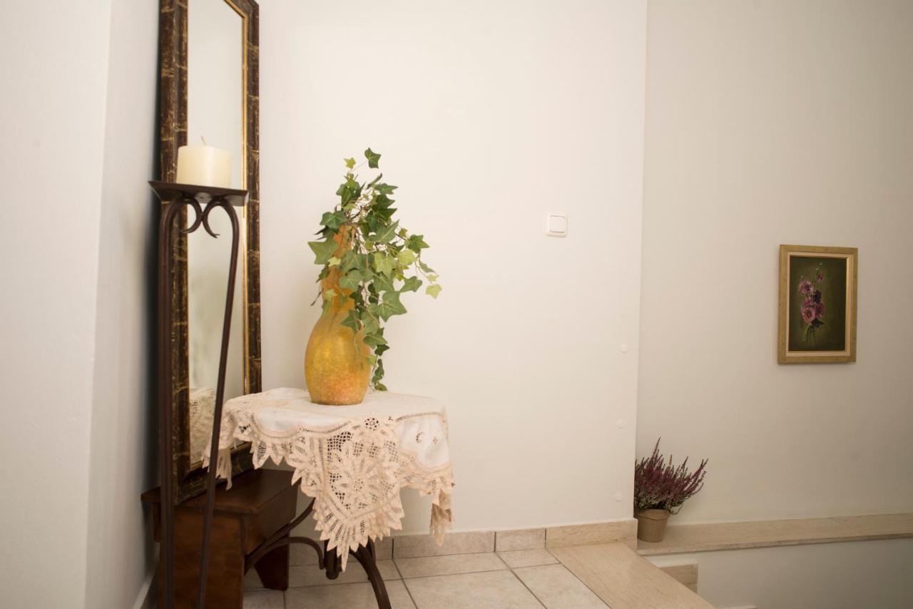 Maisonette With Garden In The Heart Of The Historical Kalamata Center 外观 照片
