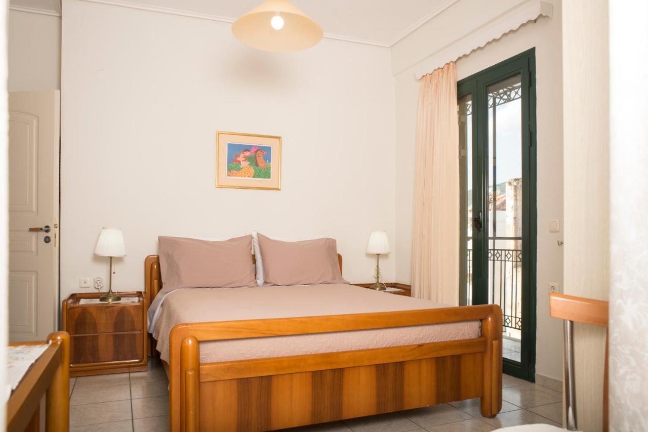 Maisonette With Garden In The Heart Of The Historical Kalamata Center 外观 照片