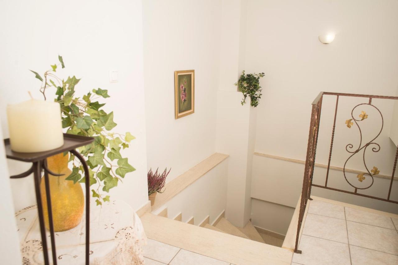 Maisonette With Garden In The Heart Of The Historical Kalamata Center 外观 照片