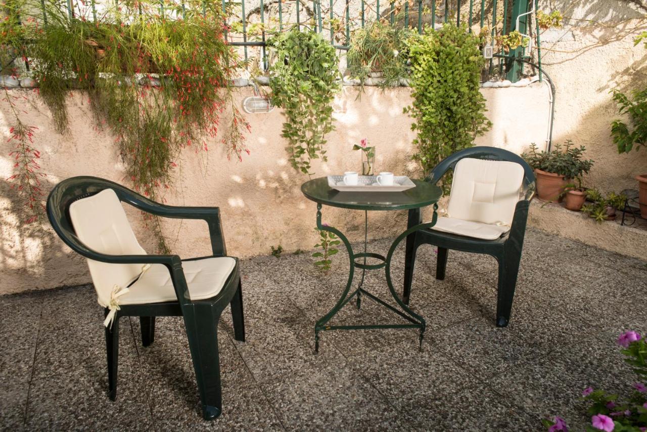 Maisonette With Garden In The Heart Of The Historical Kalamata Center 外观 照片