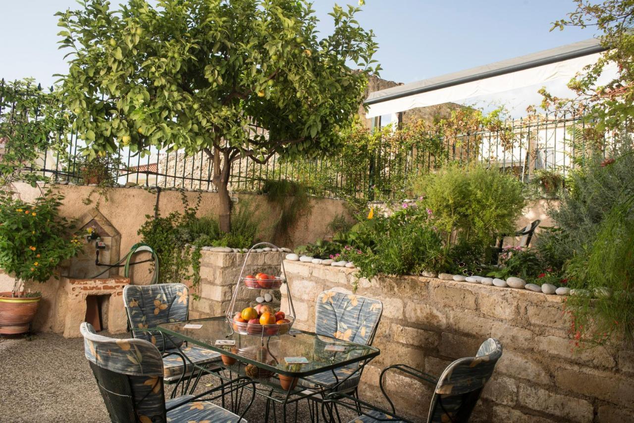 Maisonette With Garden In The Heart Of The Historical Kalamata Center 外观 照片
