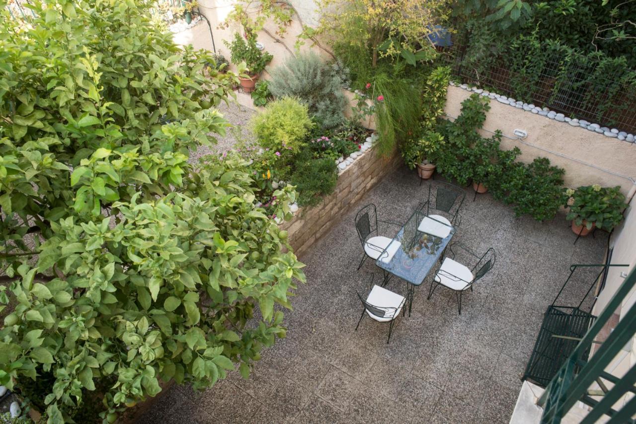 Maisonette With Garden In The Heart Of The Historical Kalamata Center 外观 照片